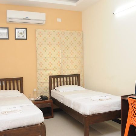Hotel Orangeinn Omr Perungudi เชนไน ภายนอก รูปภาพ