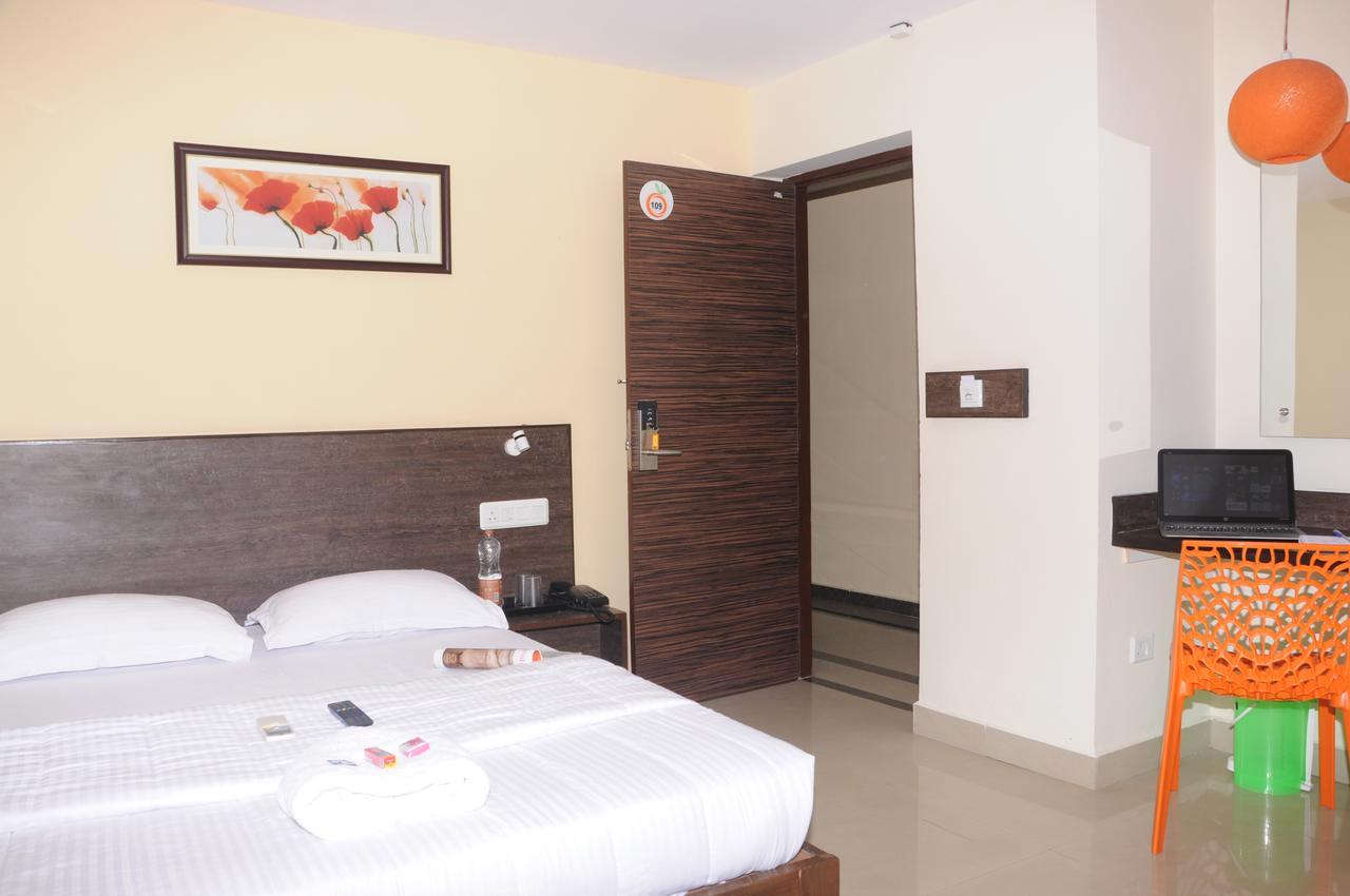 Hotel Orangeinn Omr Perungudi เชนไน ภายนอก รูปภาพ