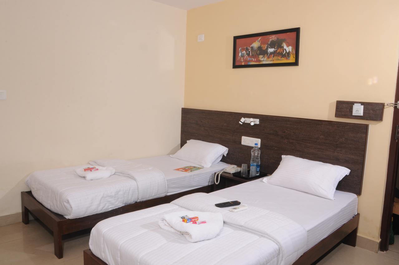 Hotel Orangeinn Omr Perungudi เชนไน ภายนอก รูปภาพ