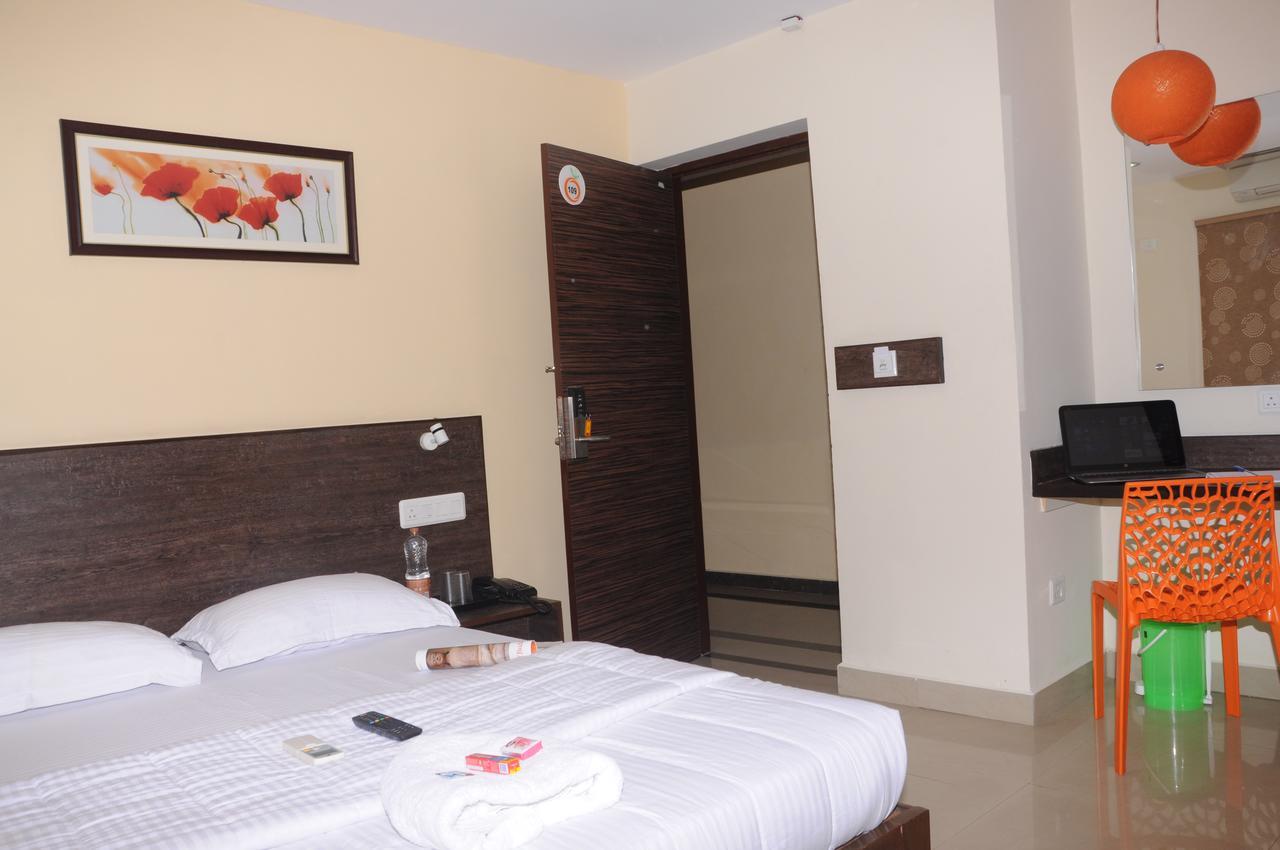 Hotel Orangeinn Omr Perungudi เชนไน ภายนอก รูปภาพ