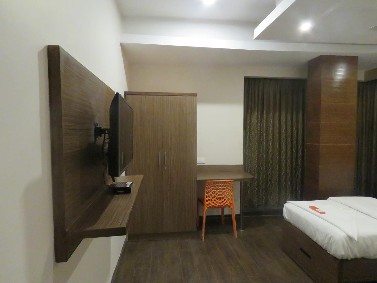 Hotel Orangeinn Omr Perungudi เชนไน ภายนอก รูปภาพ